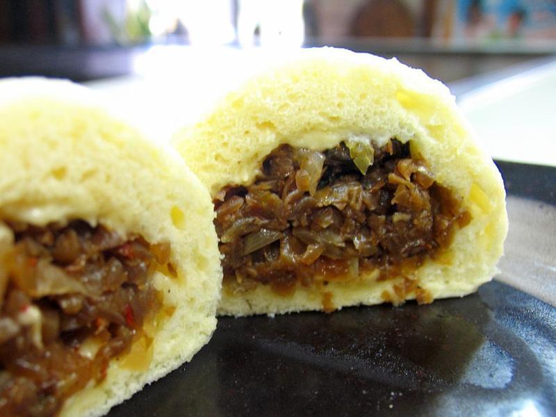 多くさん仕込んだチャーシューで、ランチの丼に、野菜炒めもセットで用意いたしますね!